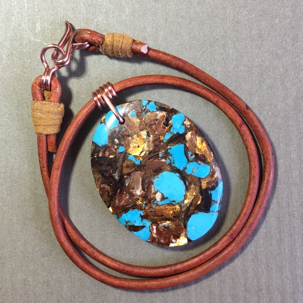 16”❤️❤️❤️Turquoise Howlite Pyrite Leather Necklace